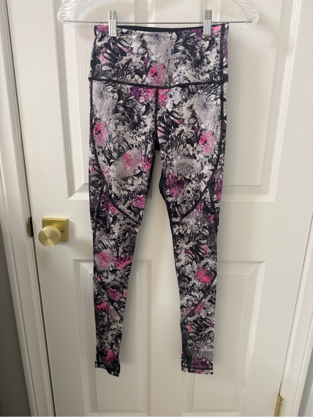 Victoria’s Secret Sport High Rise Yoga Stirrup Tight, Size XS